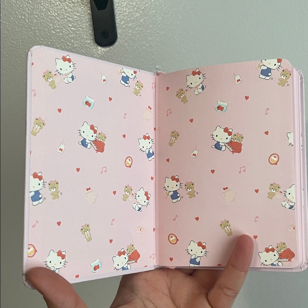 5/$25 💖 Hello kitty Hardcover notebook - Picture 3 of 5